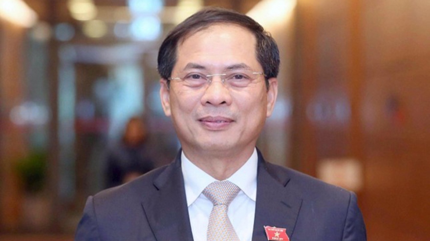 FM begins China visit to concritise comprehensive strategic partnership